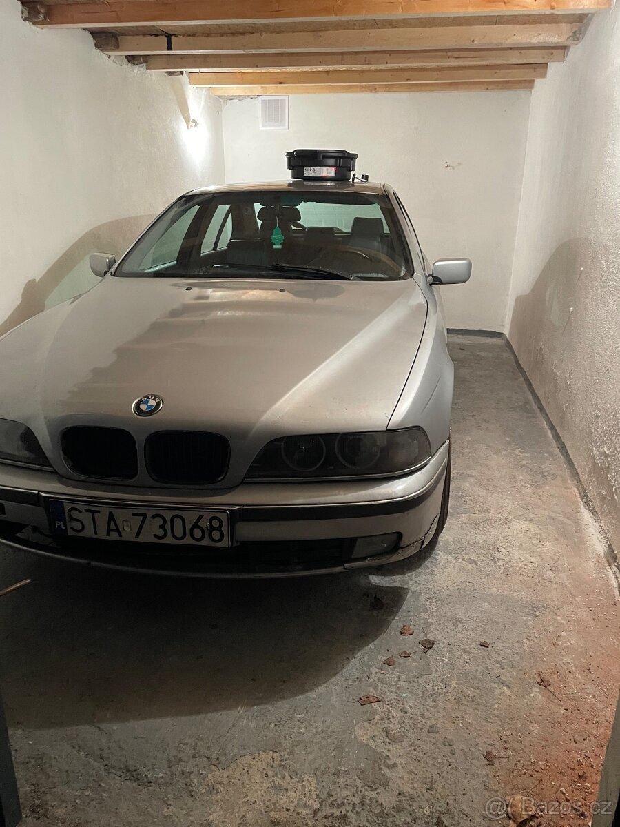 BMW e39 520i
