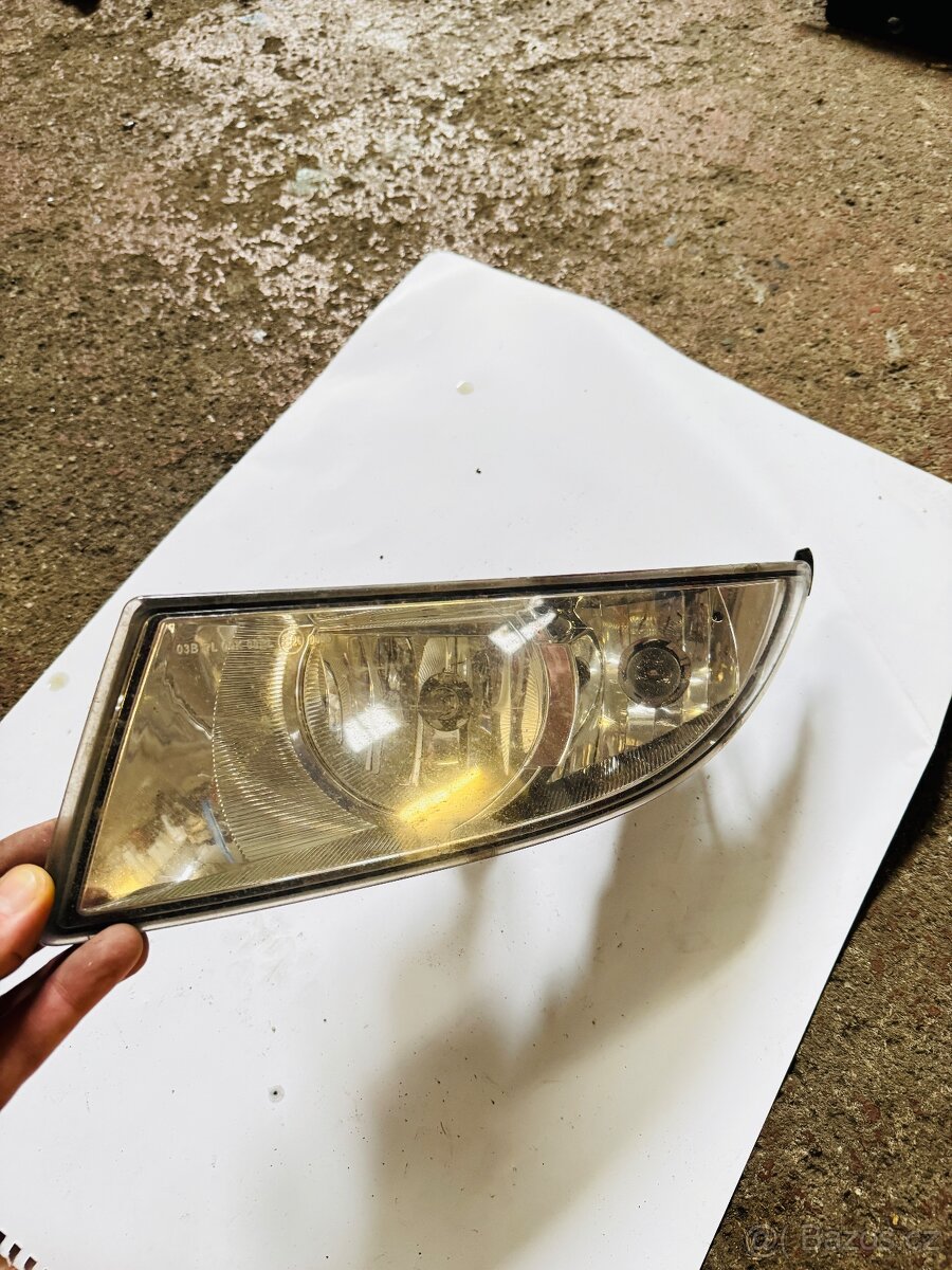 Škoda Fabia II 2 - přední levá mlhovka