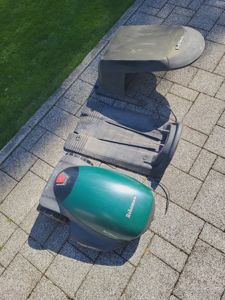 Robomow RC 304 Pro - robotická sekačka