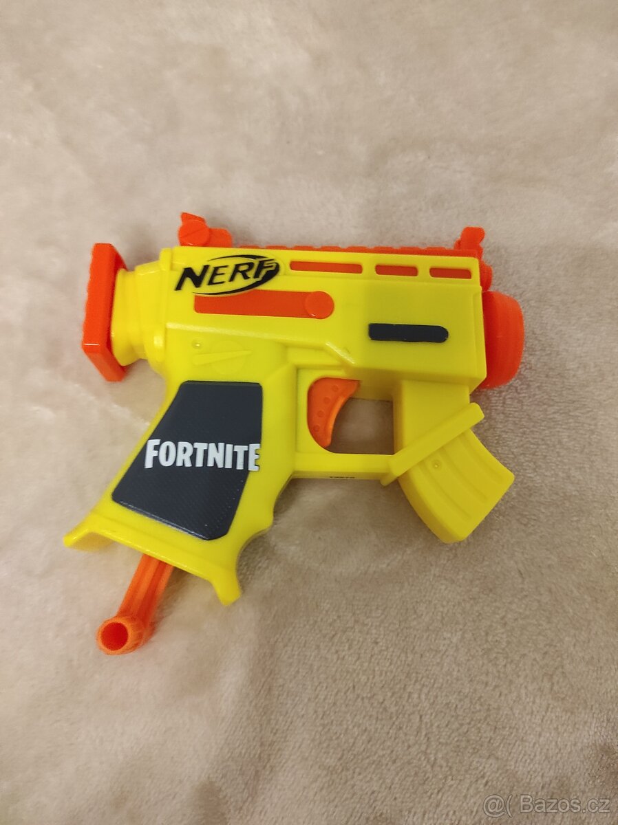 Žlutá NERF zbraň edice Fortnite žlutá