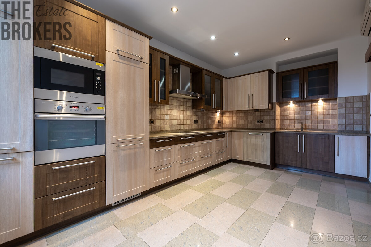 Prodej bytu s vlastním wellness, 3+1, 95 m2 s pozemkem 610 m