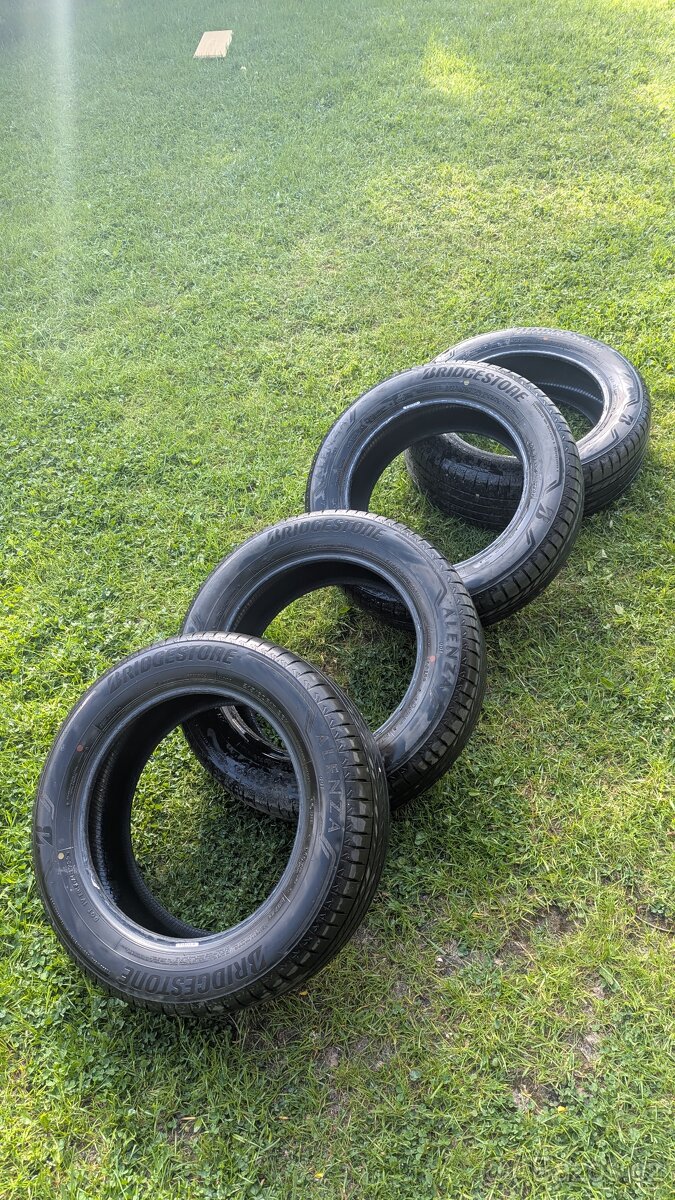 Bridgestone Alenza 001 215/60 R17 96H