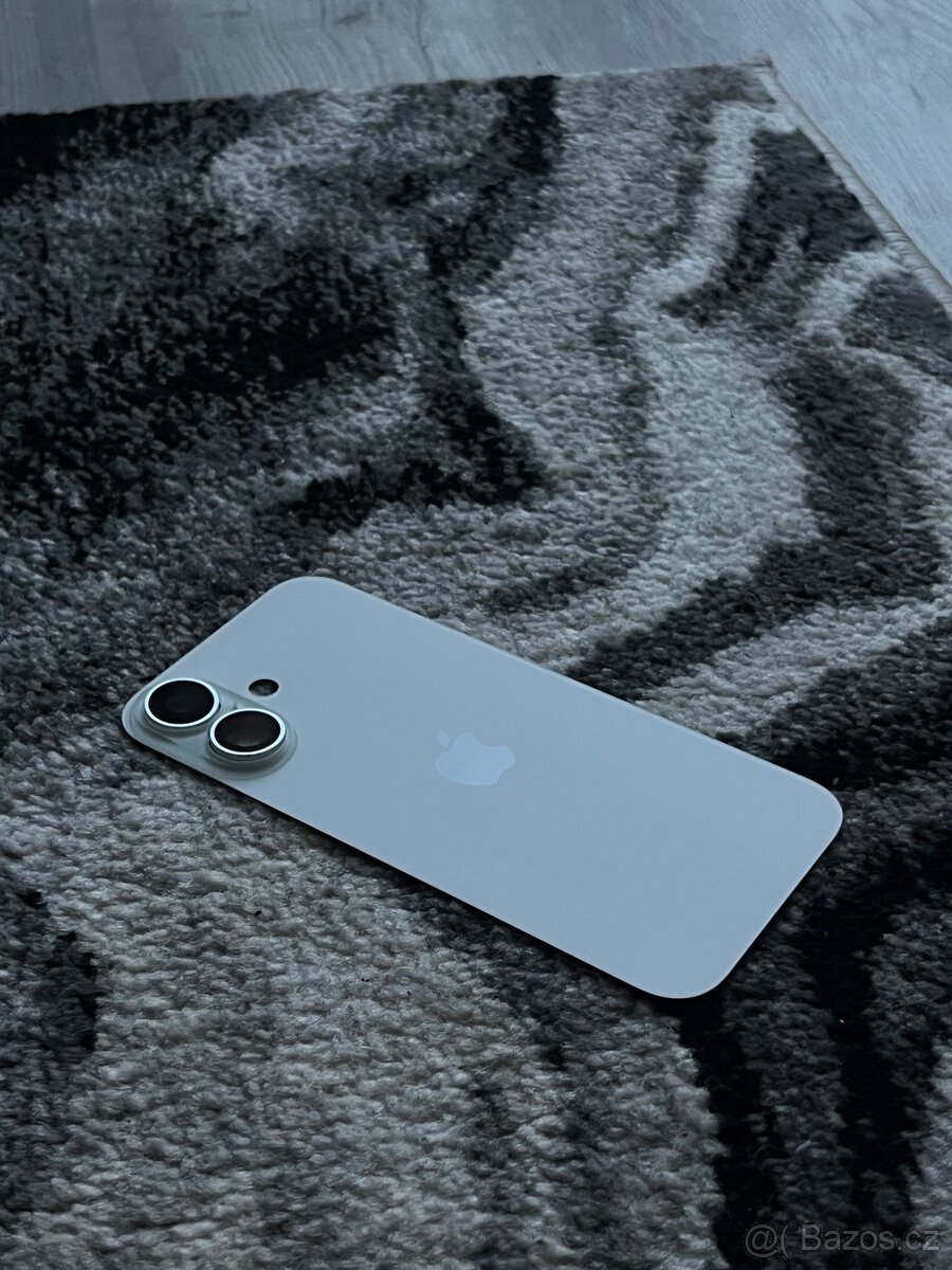 zadní sklo - kryt baterie iPhone 16 white - Bigger Hole