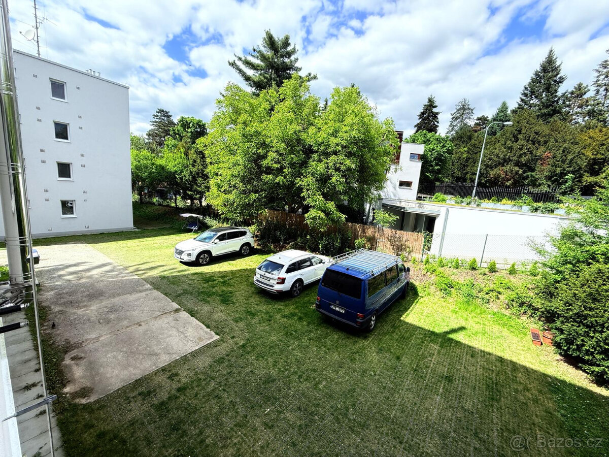 Prodej krásného bytu 1+1 s lodžií a zahradou 44 m² -Vinařská