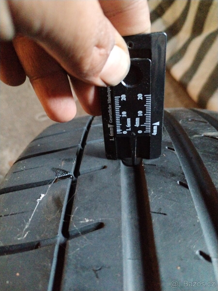 Pneu R17