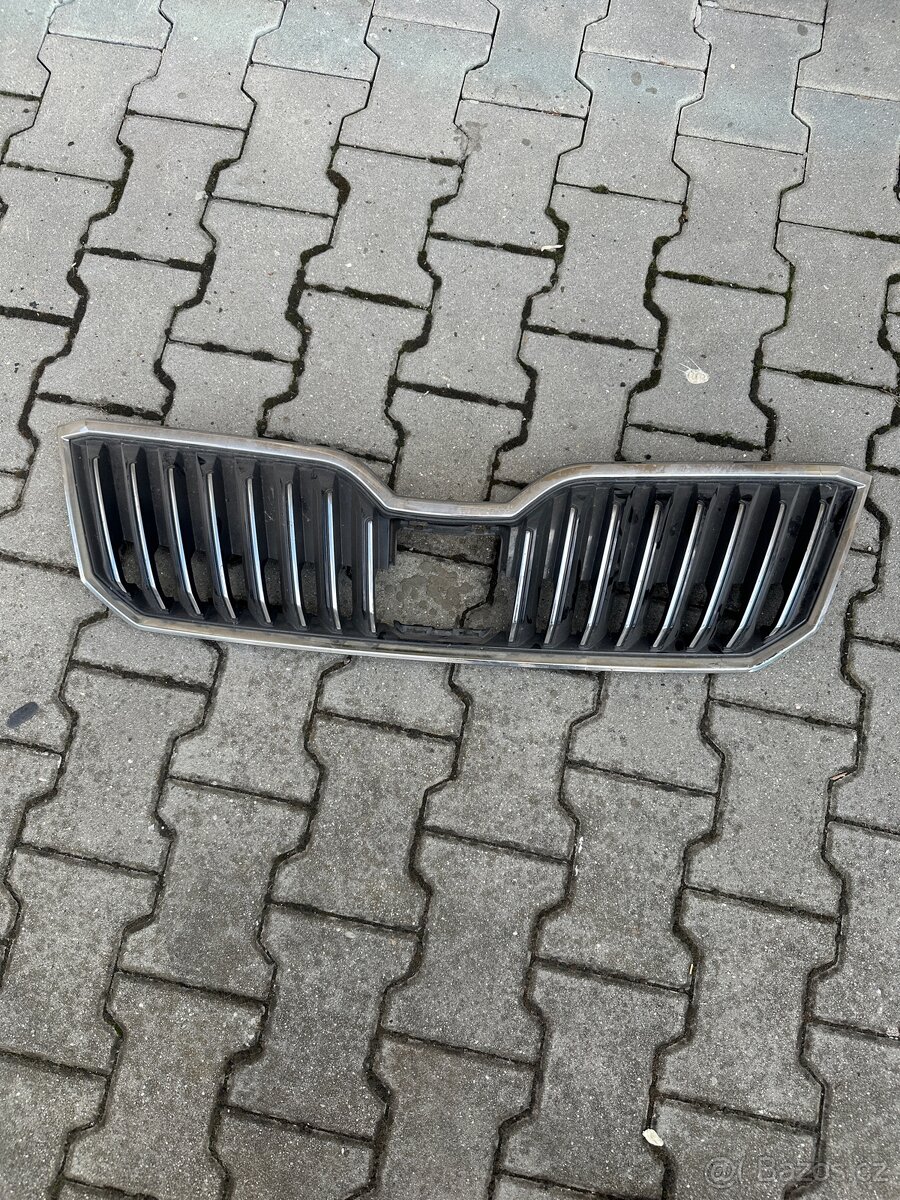 Přední maska pro Škoda Superb III