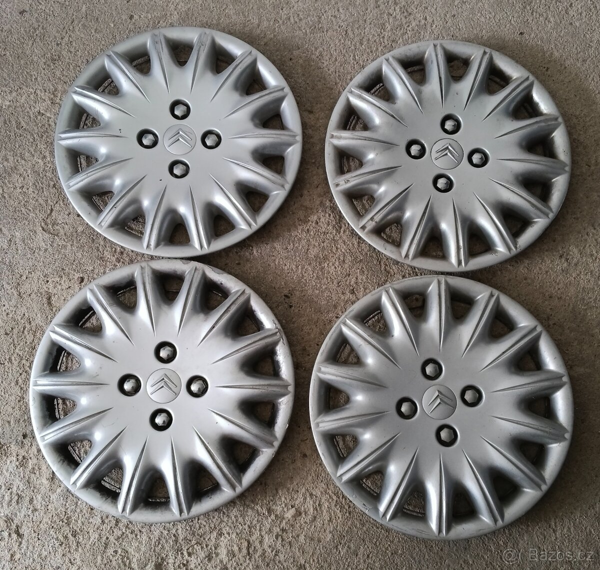 Poklice Citroen 15"