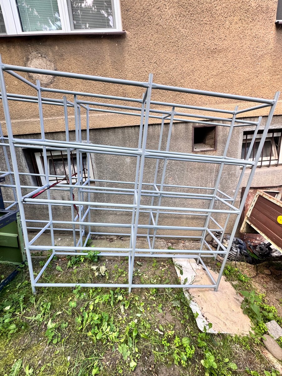 Prodám Regál bytelný.