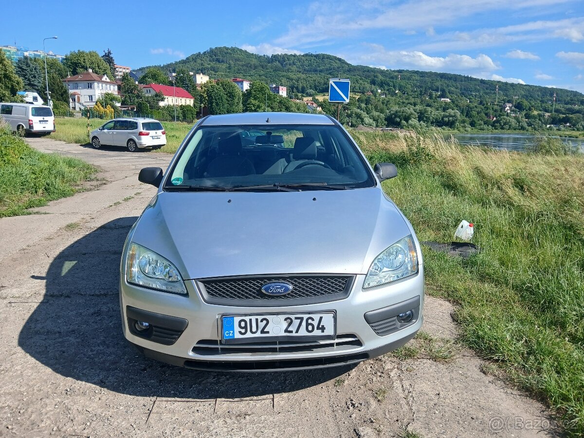 Ford Focus MK2 1.6 kombi benzín