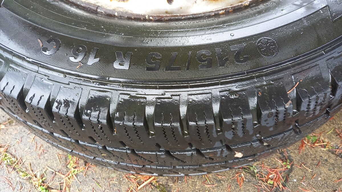 Ford tranzit ,,cela kola