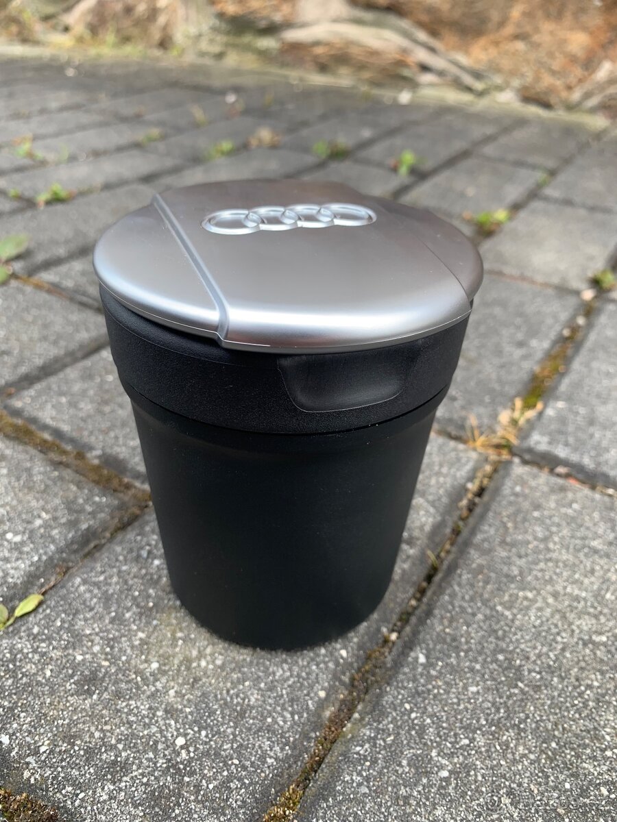 Originální AUDI popelník do auta