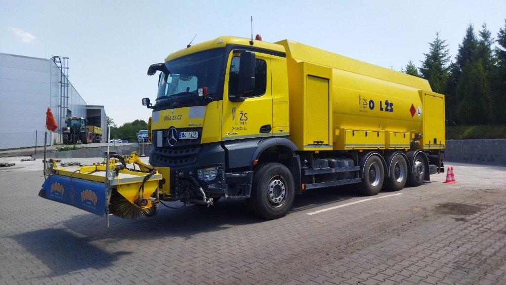 Mercedes-Benz Arocs 3245L - Kropička