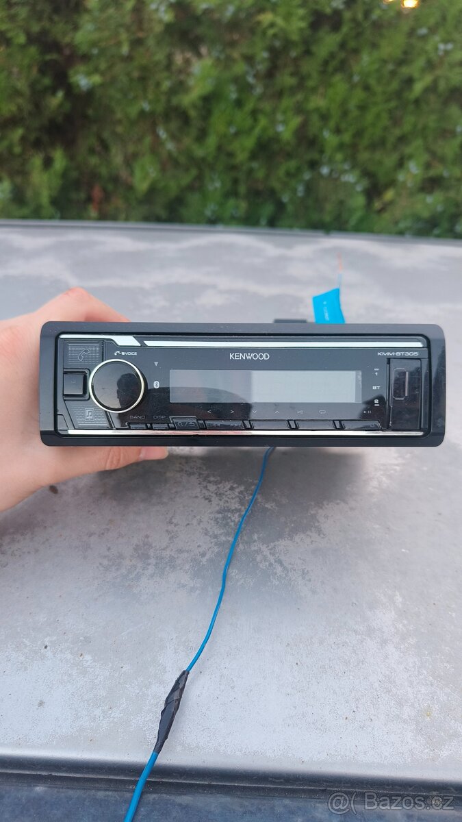 AUX a Bluetooth Autorádio KENWOOD