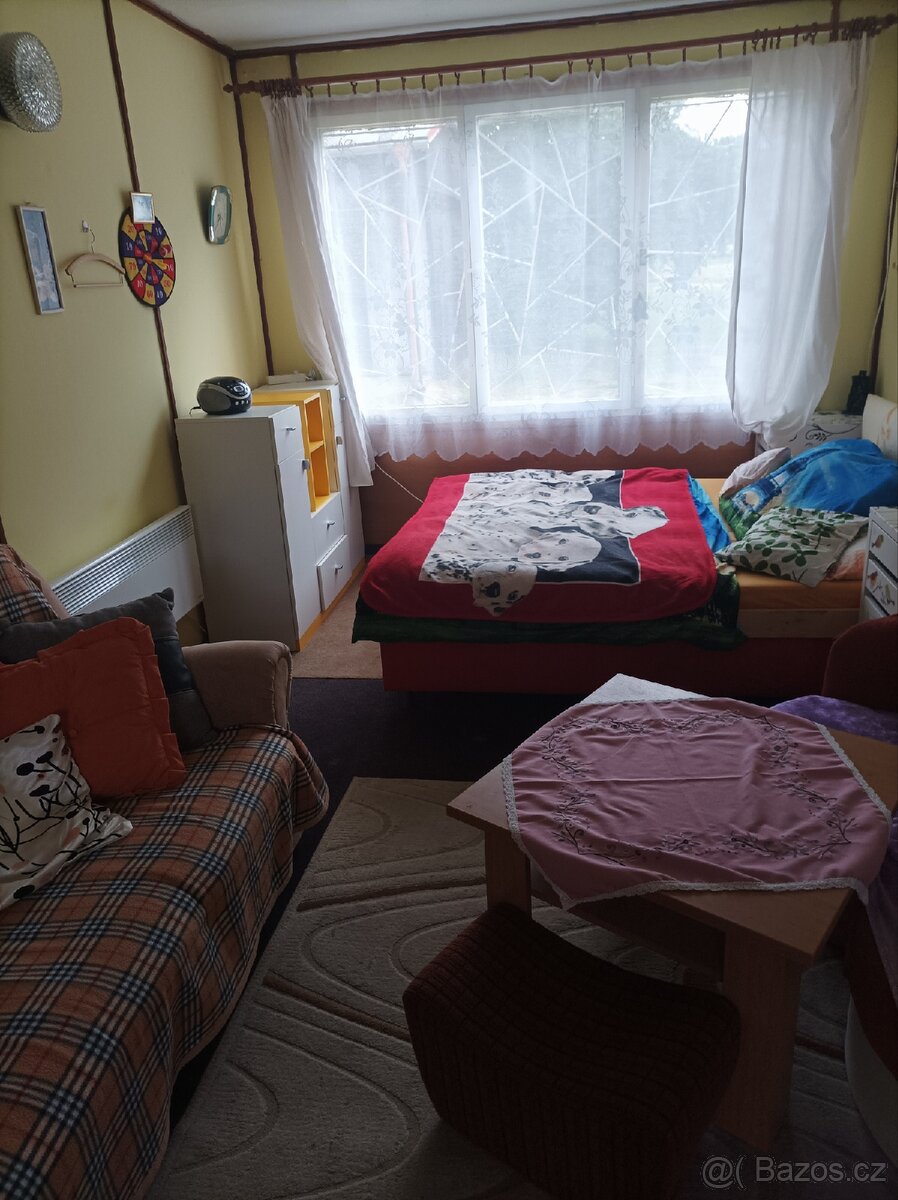 Prodám kompletně zařízenou chatu.