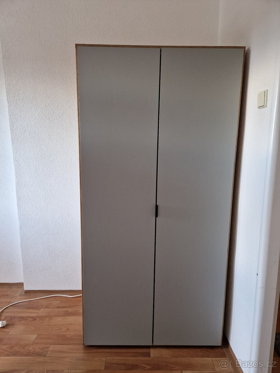 Šatní skříň