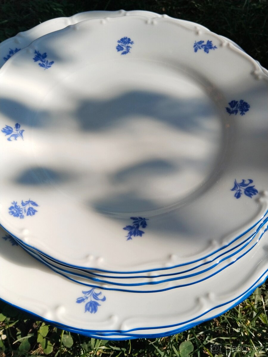 Sada talířů, talíře porcelán - modrá házenka