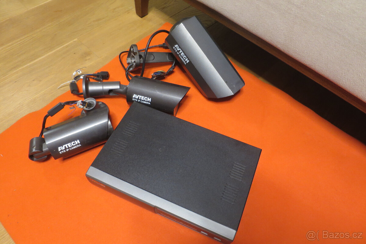 Bezpečnostní kamery se záznamovým zařízením AVTECH-3x