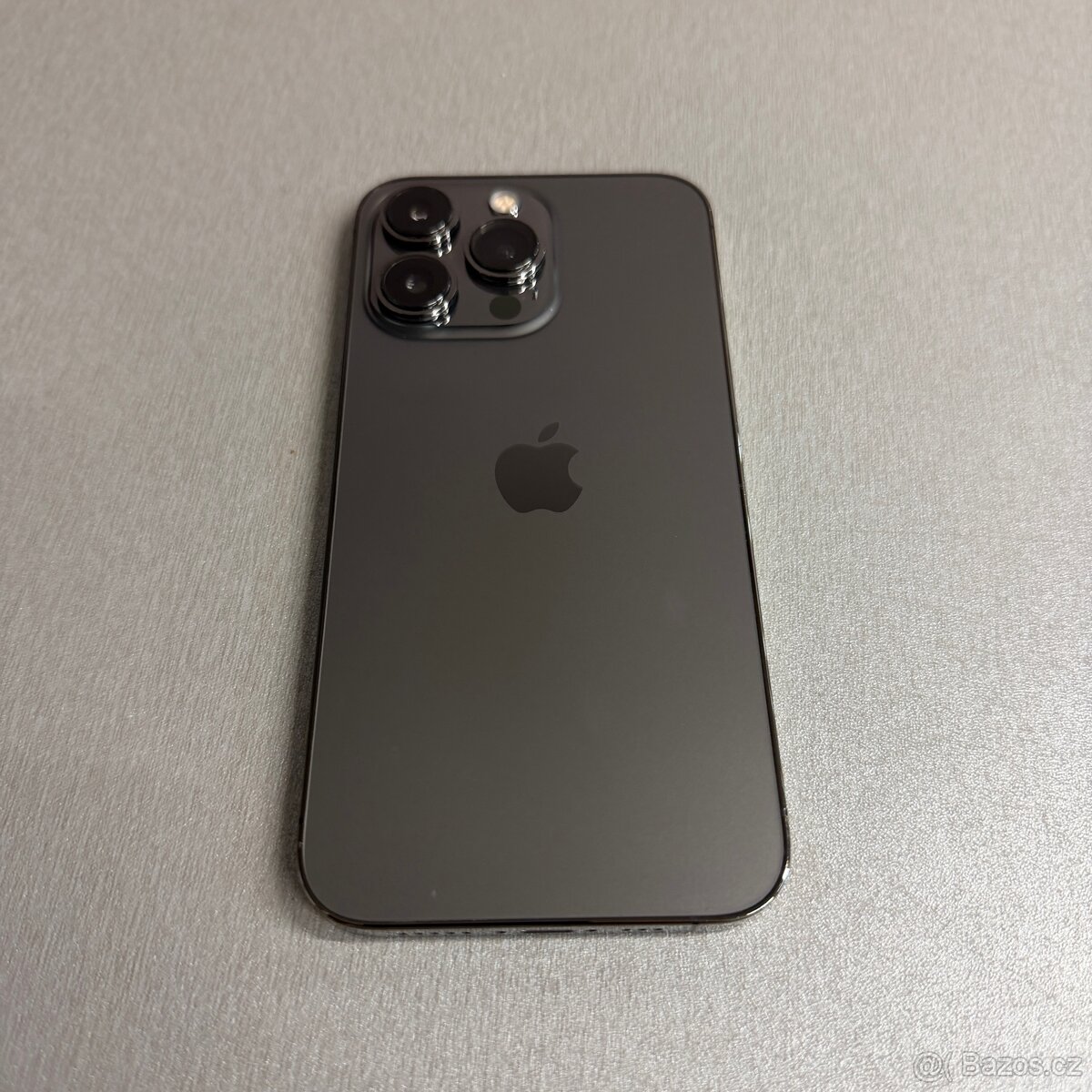 iPhone 13 Pro 256GB graphite, pěkný stav, rok záruka