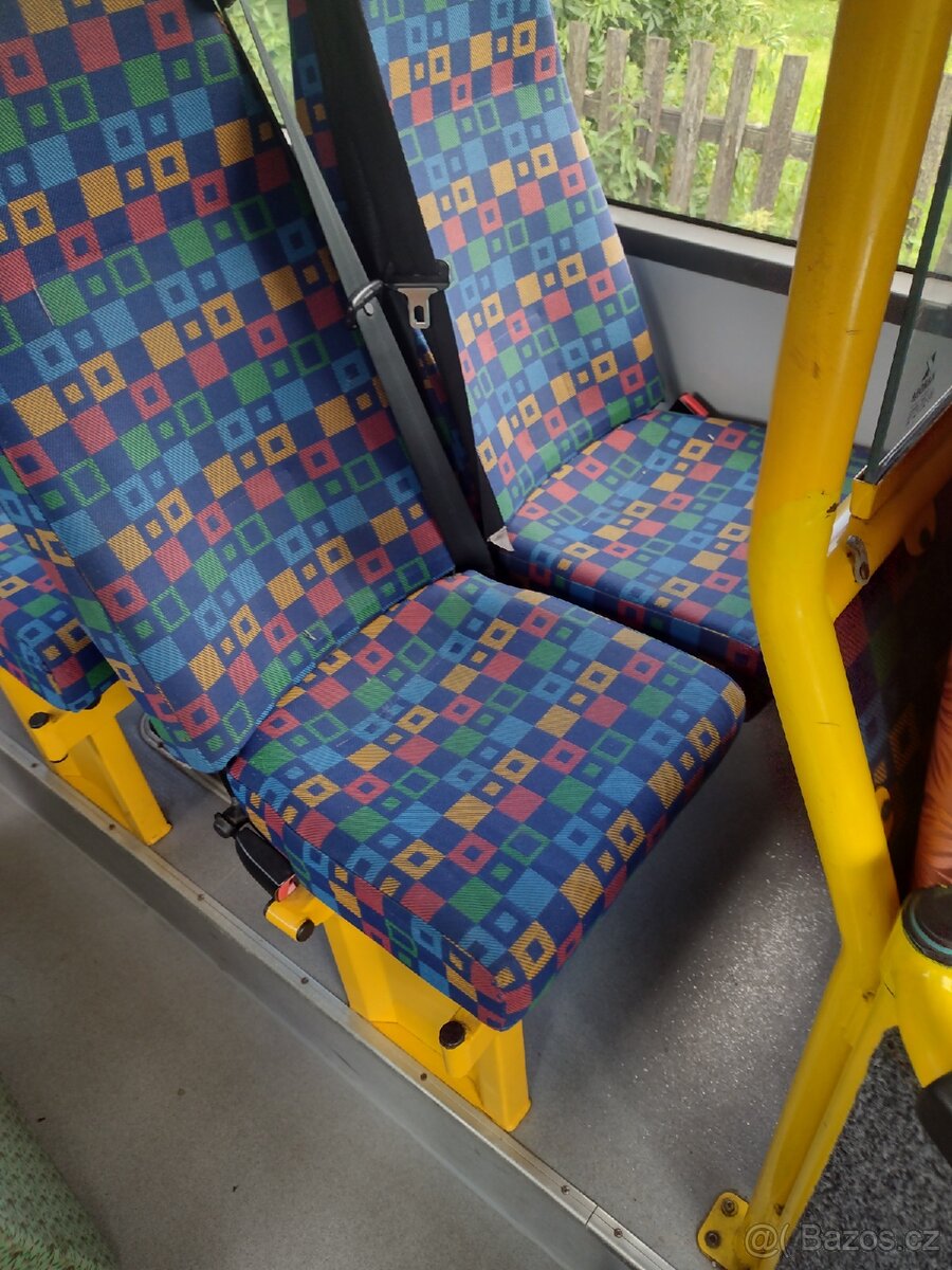 Sedačky z autobusu