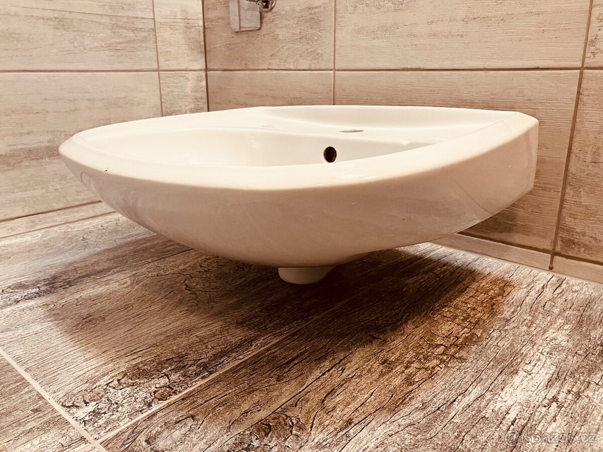 Umyvadlo s nohou koupelnové