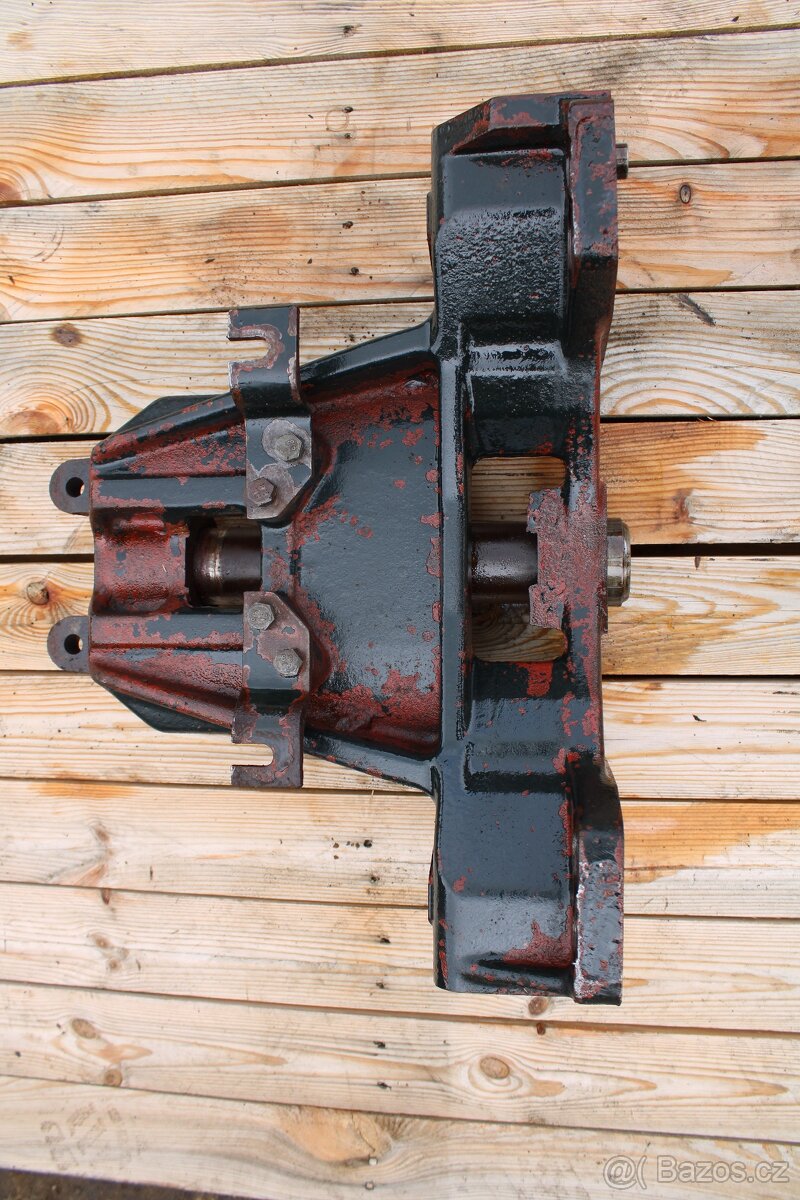 Zetor 6911 a podobné kolébka přední nápravy