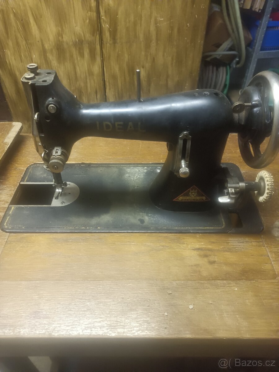 Šicí stroj Ideal