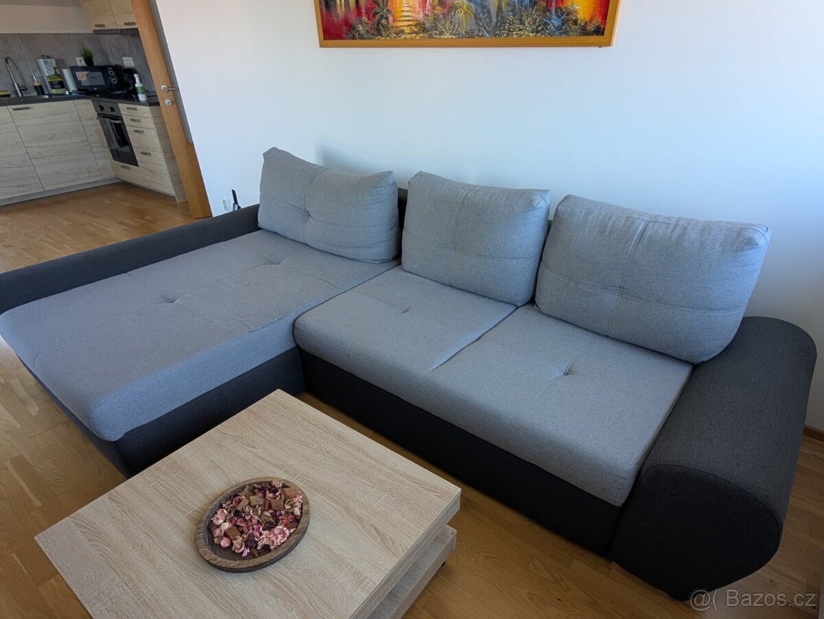 Rozkládací gauč s úložným prostorem