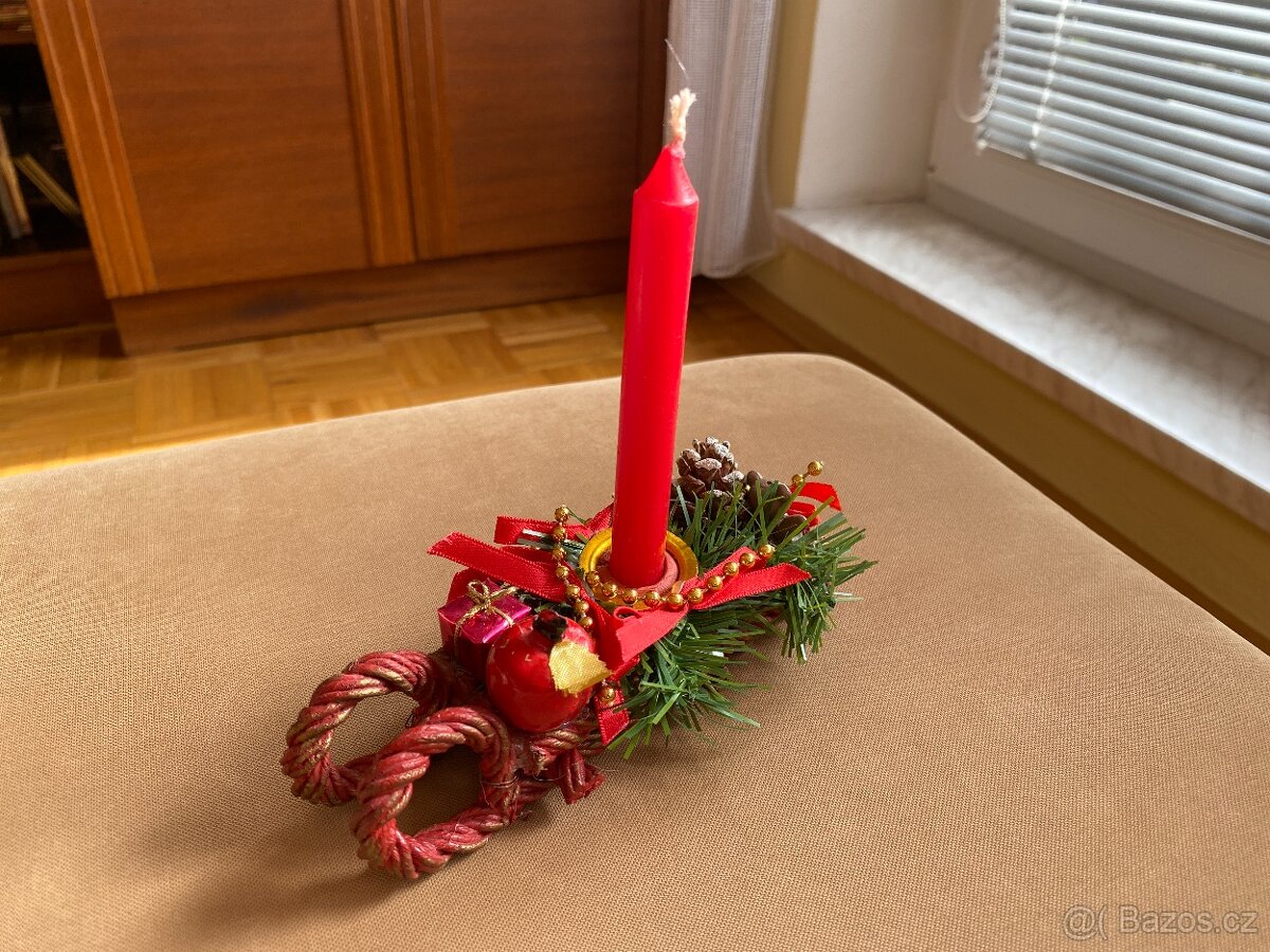Vánoční dekorace - svícen (sáně)