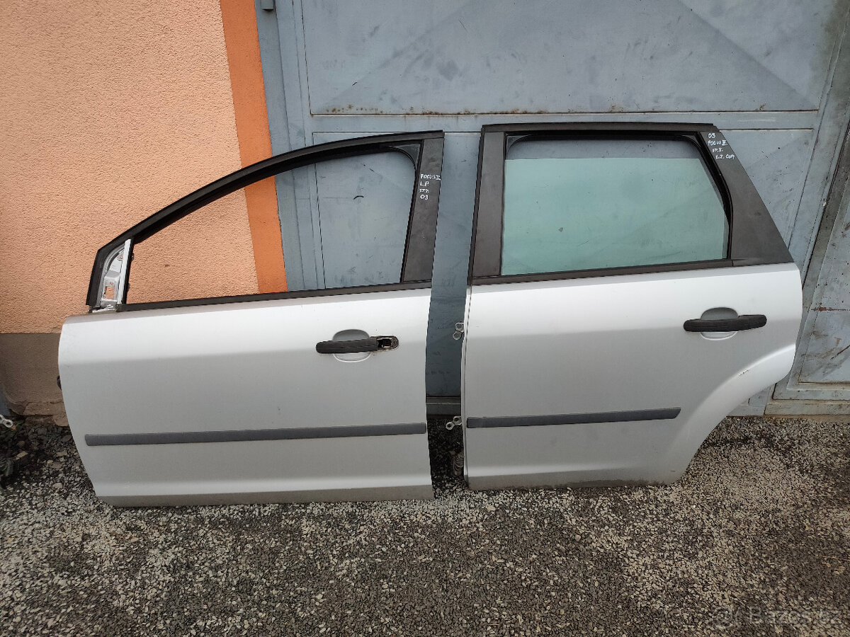 Levé zadní dveře Focus II combi - O3