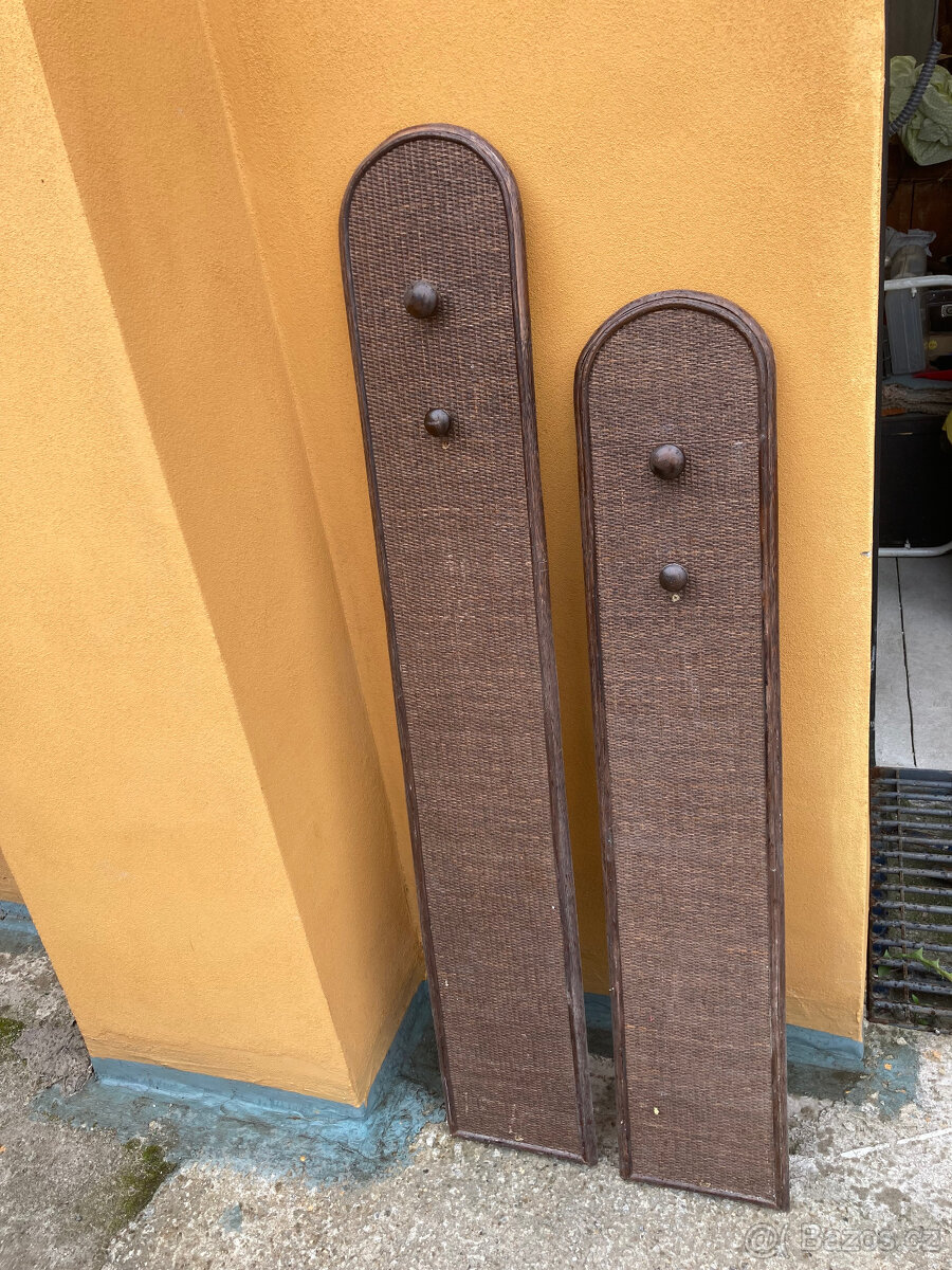 Stěna předsíňová na kabáty, věšák za 400 kč