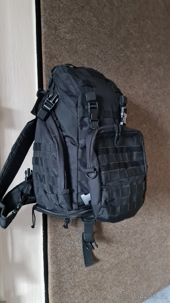 taktický batoh s MOLLE