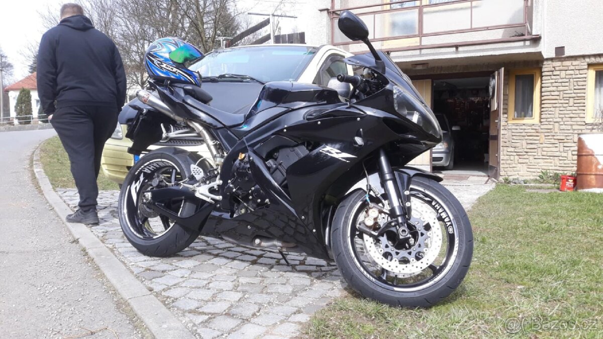 Yamaha R1 RN12.rok 11/2005