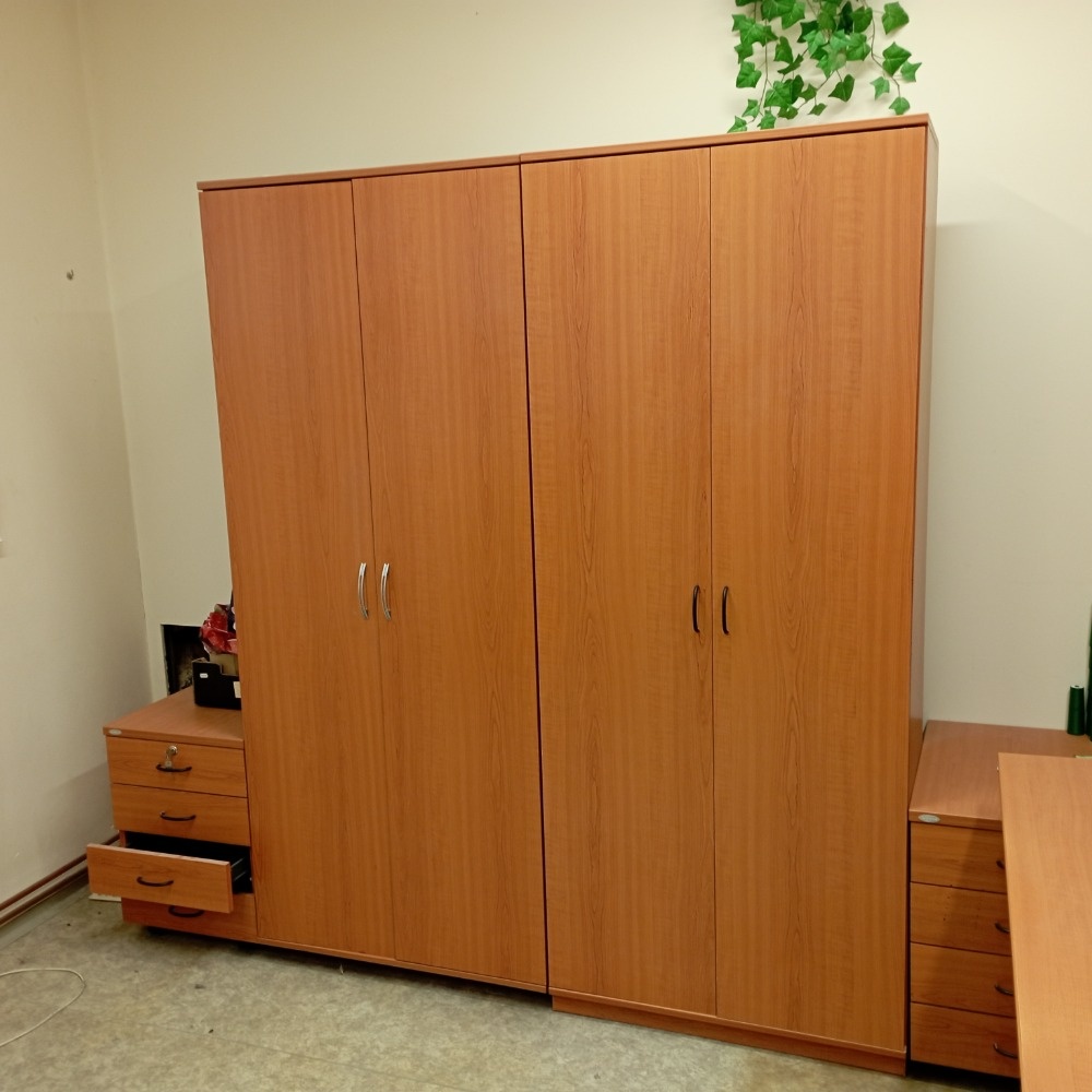 kancelářský nábytek