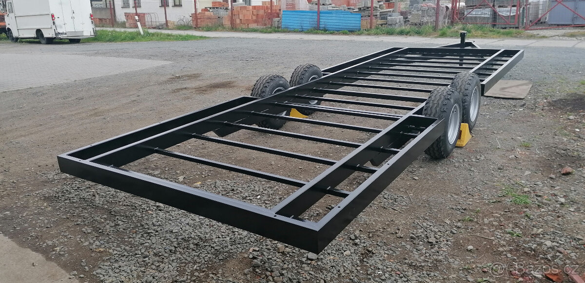 Obytný dům, podvozek, ocelové pergoly.