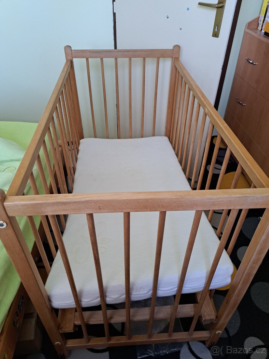 Detska drevena postýlka