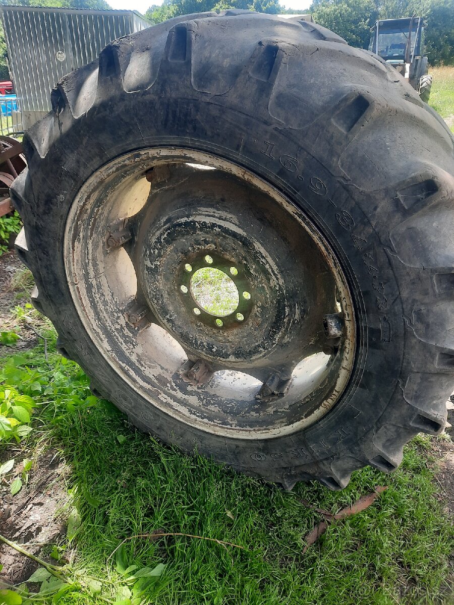 Zetor kola.