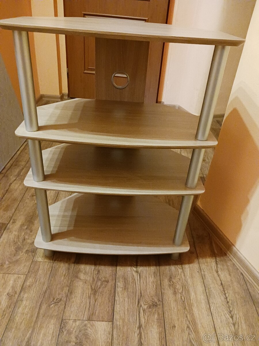 Skříňka a Tv stolek