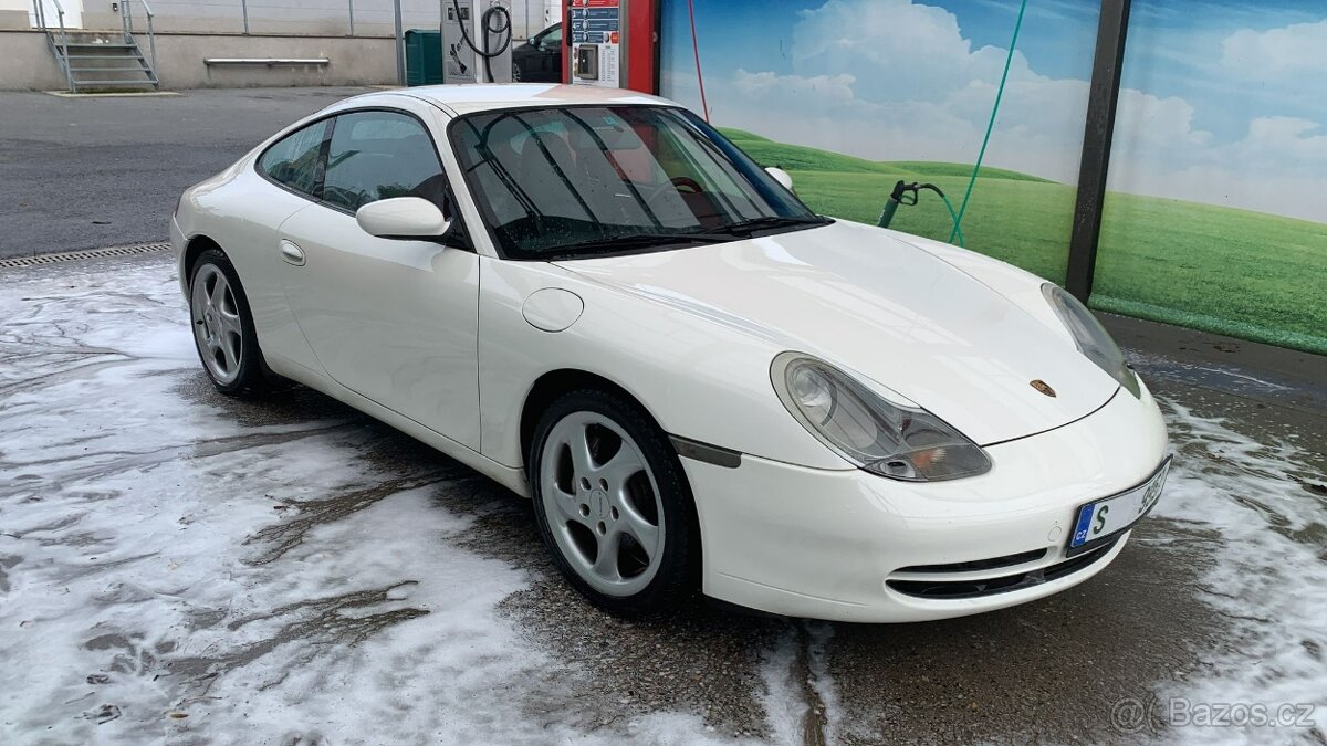 Porsche 911 996 Carrera 4 2001 motor po GO, krásné auto