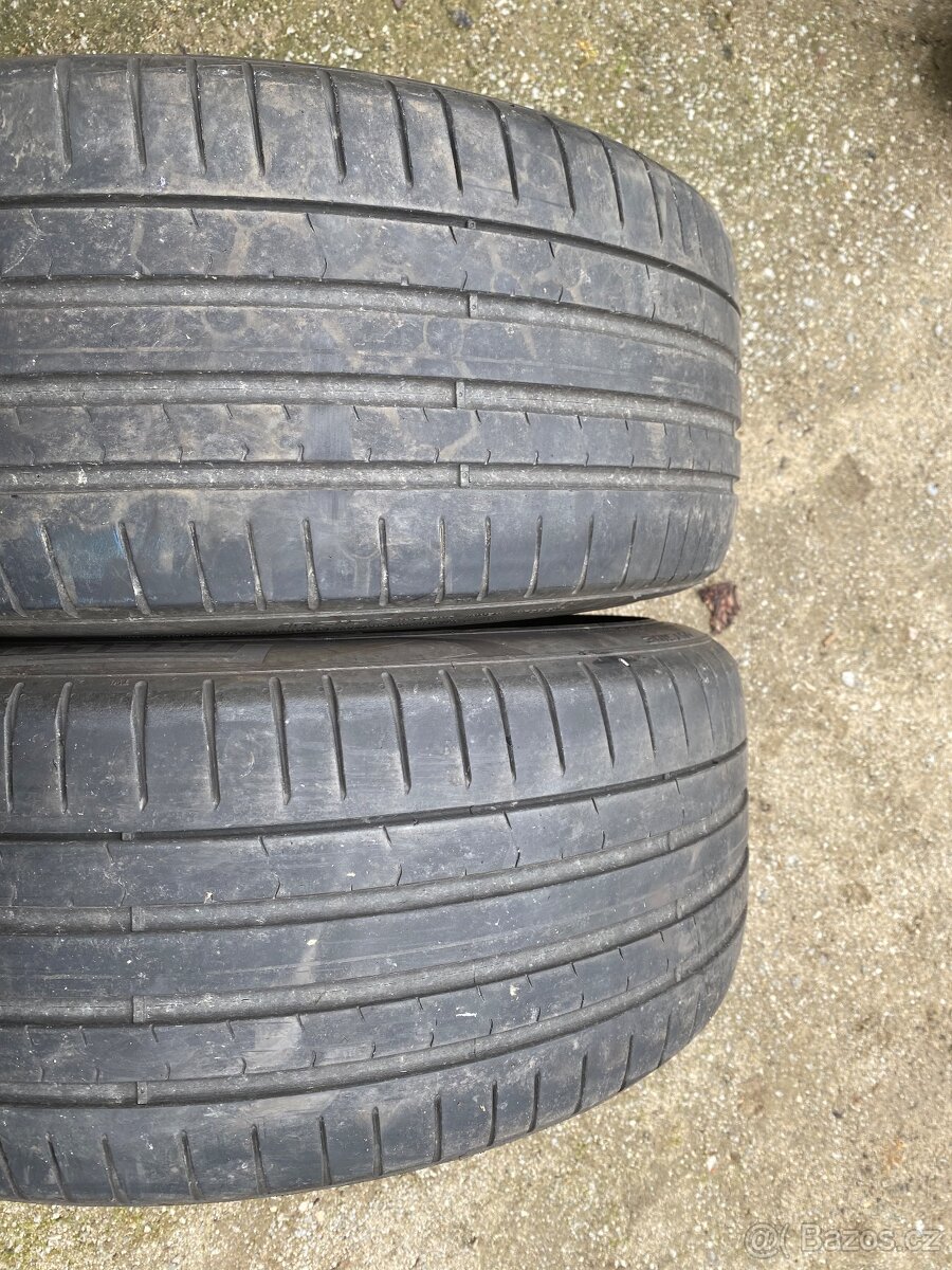 Pneu 245/40 R19
