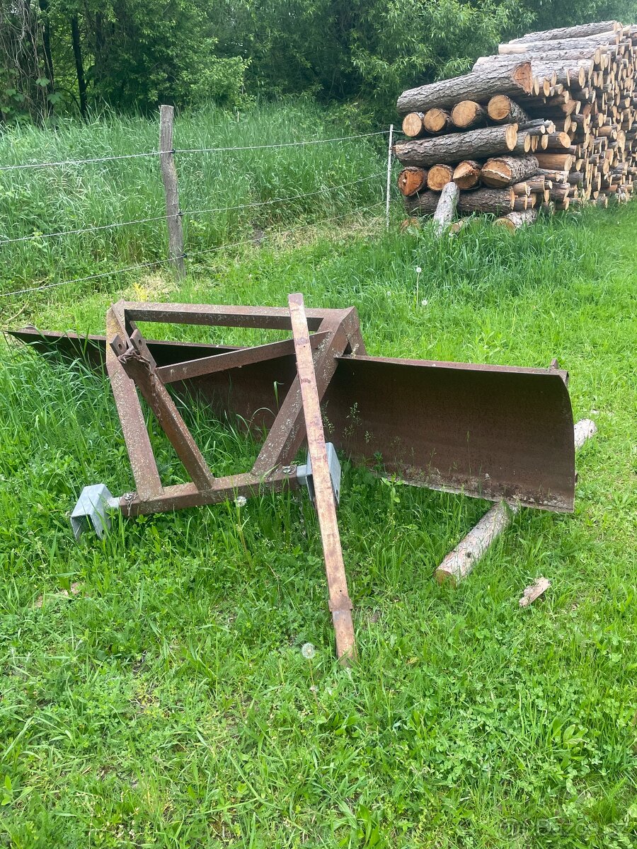 Prodám vlek a pluh na sníh