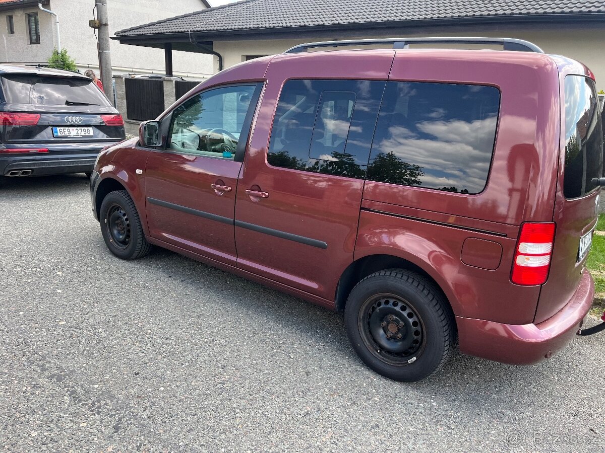 Volkswagen Caddy 2012 1.6 TDi 75kW comfort digi klima tažné