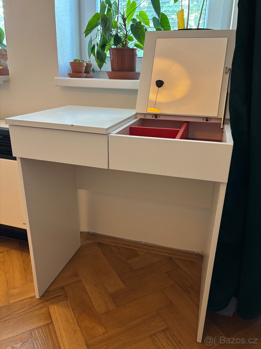Toaletní stolek BRIMNES