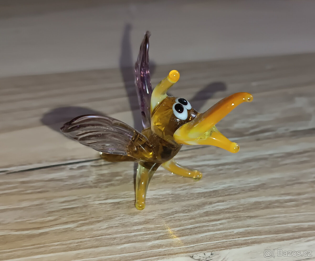 Skleněná figurka exotický ptáček