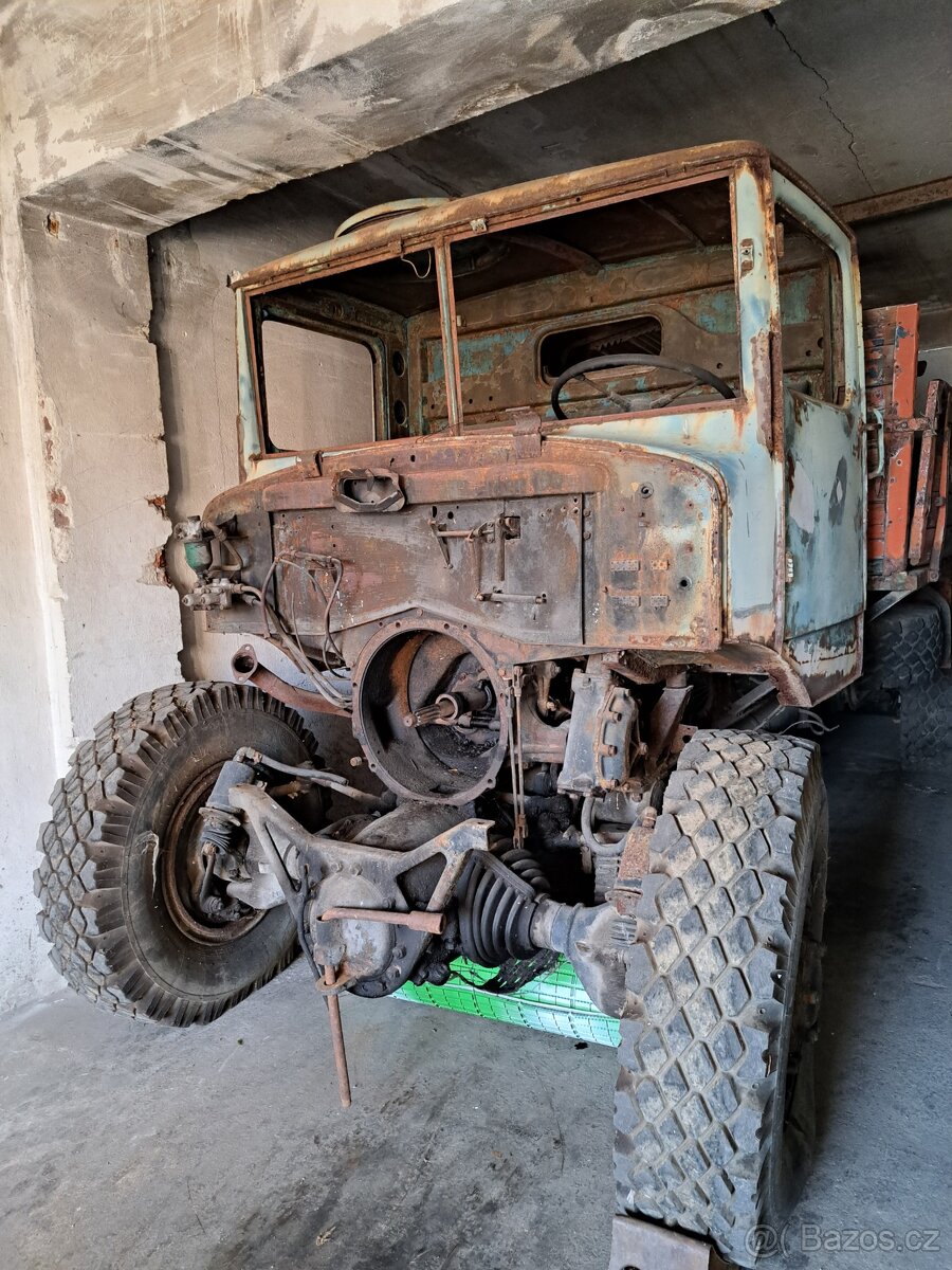 Tatra 128