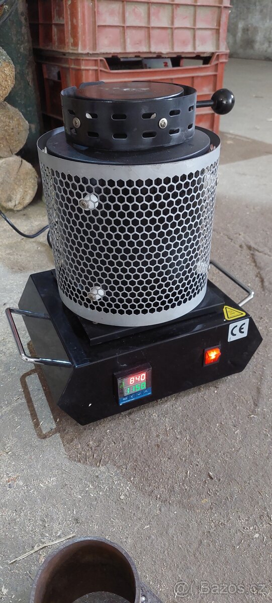Tavící pec na 3kg