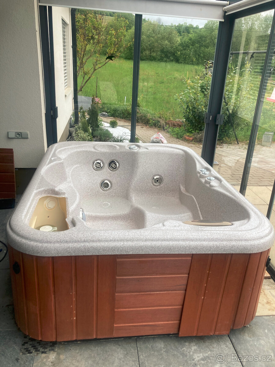 prodám whirpool na díly