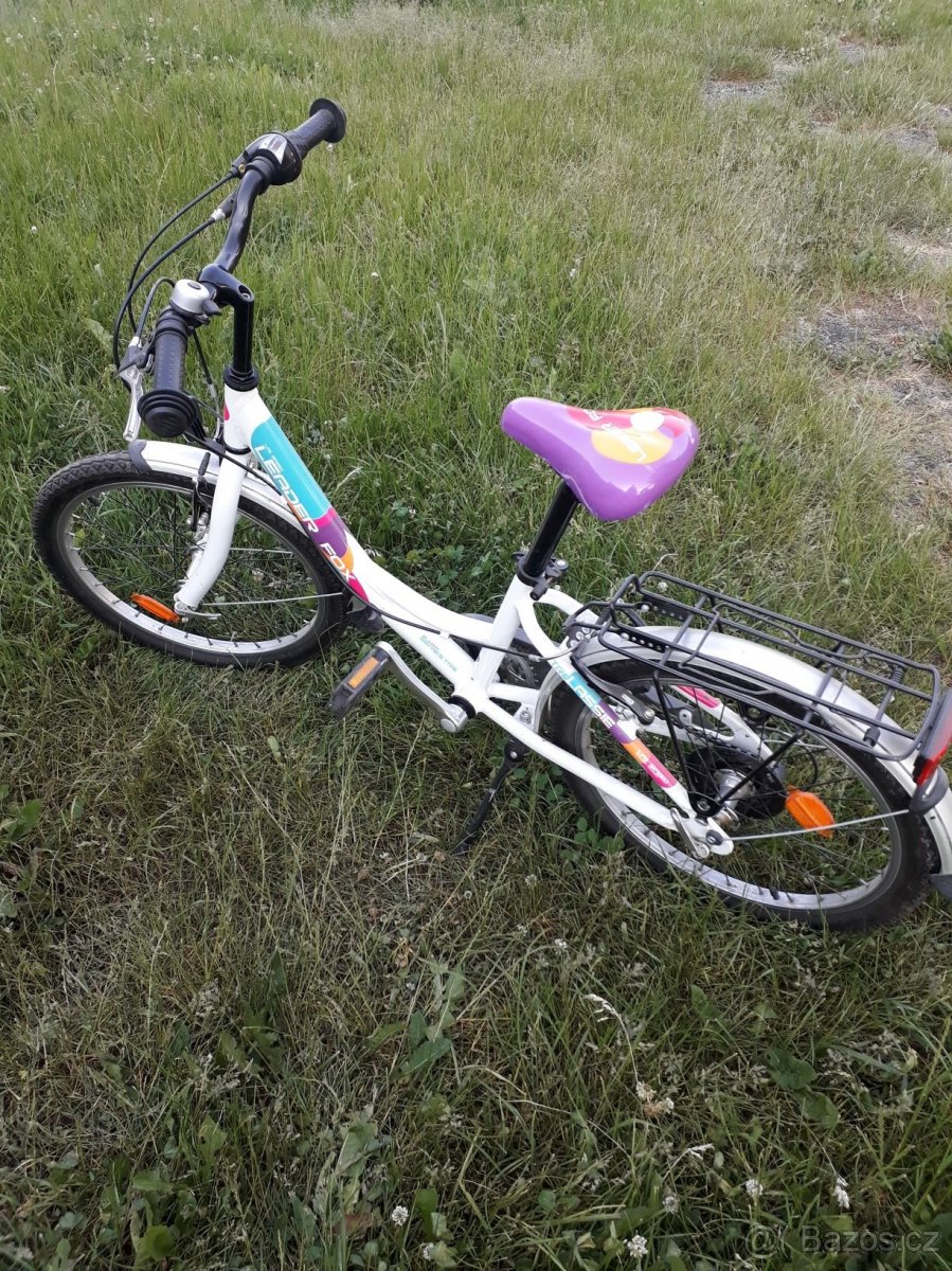 Prodám dívčí kolo, velmi zachovalé, téměř nepoužívané
