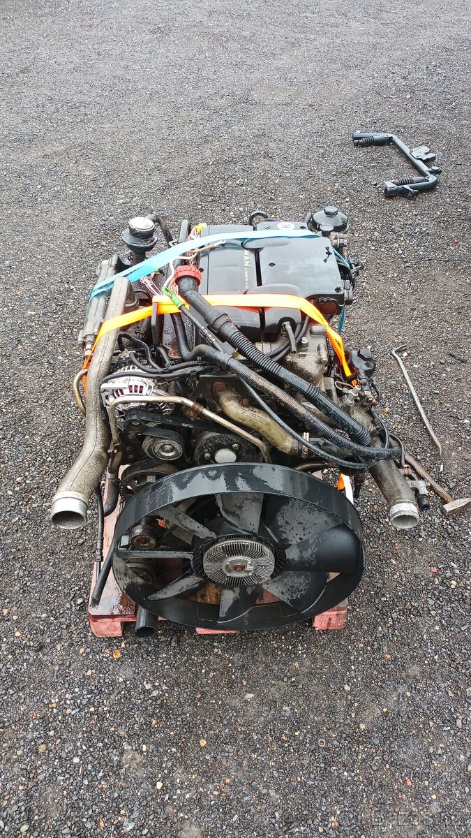 Man tgl 12.210 motor