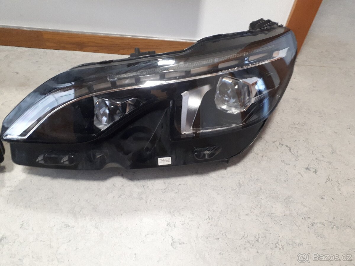 Peugeot 5008 světlomety