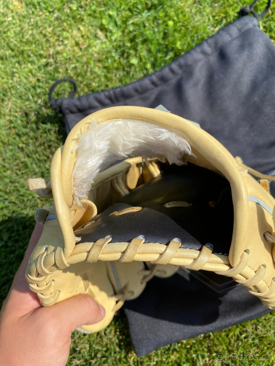 Prodám softballovou/baseballovou rukavici MIZUNO